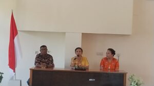 Sekretaris BAPPEDA Manggarai Barat saat menyampaikan sambutan. (Foto : Yanti)