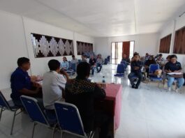 Rapat Koordinasi Persiapan AKS II di Balai Penyuluhan KB Komodo. (Foto : Tian)