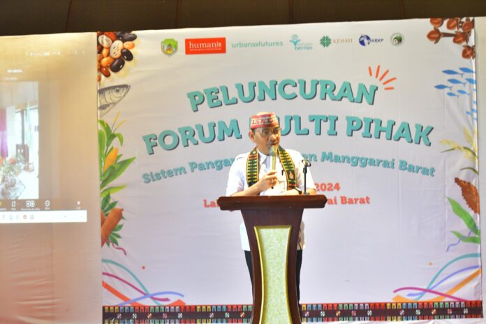 Sekda Fransiskus saat menyampaikan sambutan pada kegiatan Peluncuran SMF. (Foto : Gonsalez)