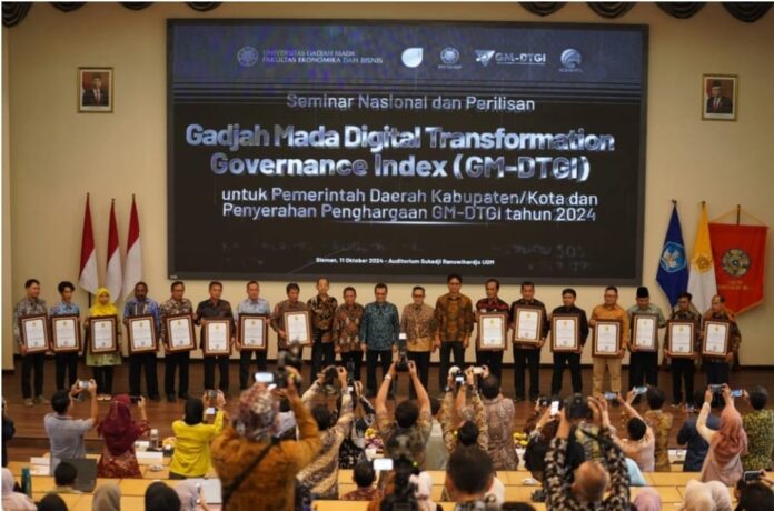 Pemberian penghargaan kepada sejumlah Kabupaten yang meraih penghargaan GM-DTGI Award 2024. (Foto : Ist.)