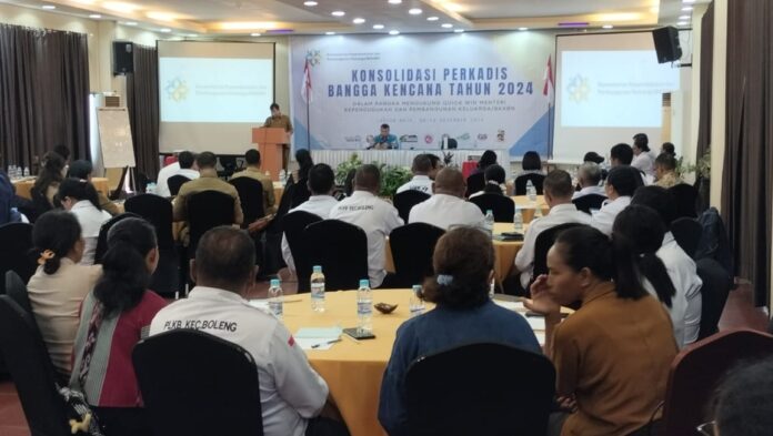 Wakil Bupati Yulianus (di podium) saat menyampaikan sambutan. (Foto : Gonsalez)