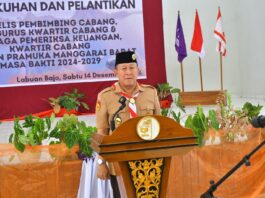 Wakil Bupati, dr. Yulianus Weng saat memberikan sambutan. (Foto : Gonsalez)