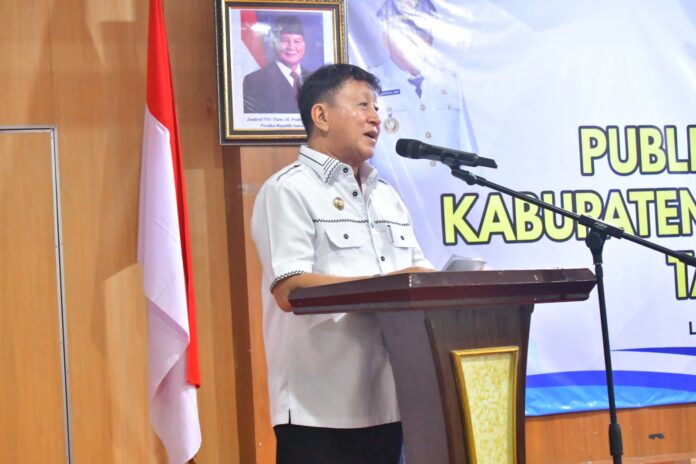 Wakil Bupati Manggarai Barat, dr. Yulianus Weng, saat menyampaikan sambutan. (Foto : Gonsalez)