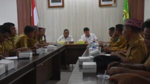 Suasan rapat awal tahun di ruang rapat bupati. (Foto : Tildis)