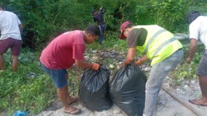 Penanganan sampah di salah satu lokasi di Labuan Bajo. (Foto : Dok. Dinas Lingkungan Hidup)