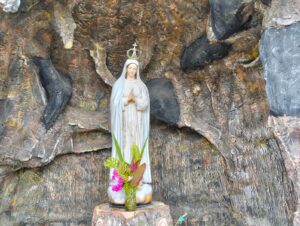 Gua Maria di Bukit Golo Kaca. (Foto : Gonsalez)