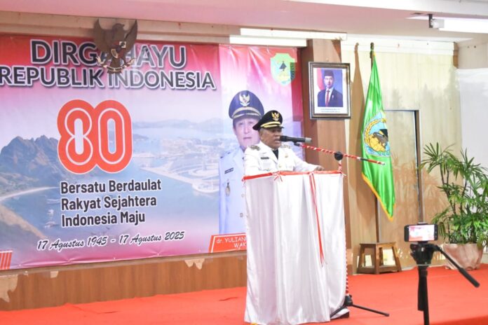 Bupati Edi saat menyampaikan sambutan. (Foto : Gonsalez)