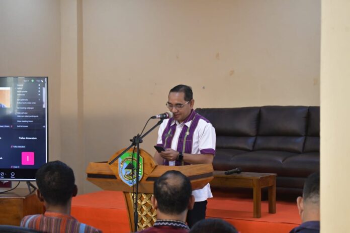 Sekretaris Daerah Kabupaten Manggarai Barat saat menyampaikan sambutan. (Foto : Gonsalez)