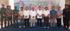 Bupati Edi (tengah) bersama unsur Forkopimda saat menyampaikan seruan untuk menjaga konusifitas Manggarai Barat. (Foto : Ferdy Jemaun)