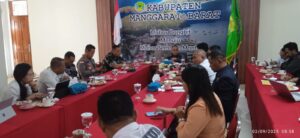 Rapat Koordinasi tentang BBM Bersubsidi yang dipimpin Bupati Edi. (Foto : Gery)