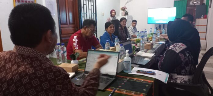 Kegiatan BIMTEK OBA di kantor Loka POM Manggarai Barat. (Foto : Ferdy Jemaun)
