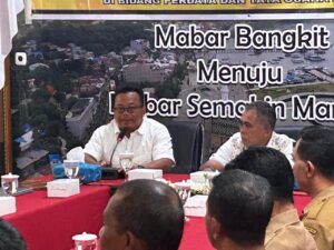 Kajari Mabar, Sarta, saat menyampaikan sambutan. (Foto : Gonsalez)