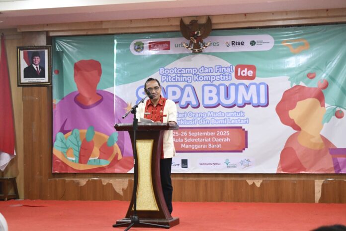 Sekda Mabar saat menyampaikan sambutan. (Foto : Gonsalez)
