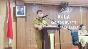 Wakil Bupati Manggarai Barat, dr. Yulianus Weng saat menyampaikan sambutan. (Foto : Tildis)