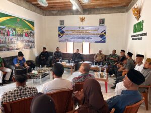 Acara Penyerahan Bantuan Baznas di Labuan Bajo. (Foto : Gery)