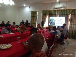 Kegiatan serah terima Master Plan Desa Tanjung Boleng. (Foto : Sebinus)