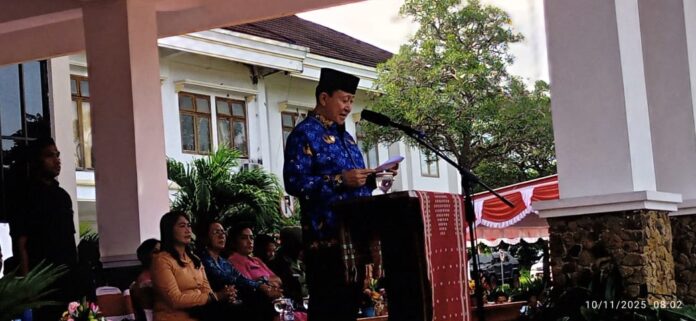 Wakil Bupati Manggarai Barat, dr. Yulianus Weng, saat memberikan amanat. (Foto: Gery)