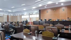 Sidang Paripurna Ke-10 DPRD Manggarai Barat. (Foto : Rafika)