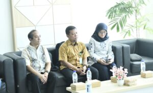 Tim dari Kemenkes RI saat kegiatan Bimtek di RSUD Komodo. (Foto : Gonsalez)