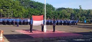 Apel HUT Korpri ke-54 di halaman kantor bupati Manggarai Barat. (Foto L: Gery)