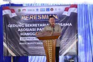 Wakil Bupati Yulianus saat menyampaikan sambutan. (Foto : Gery)