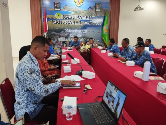 Kegiatan Sosialisasi Mahasiswa S2 dan S3 di Ruang Rapat Bupati. (Foto : Gery)