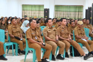 Sejumlah Pejabat Eselon saat mendengarkan arahan Bupati-Wakil Bupati. (Foto : Nina Prokopim)