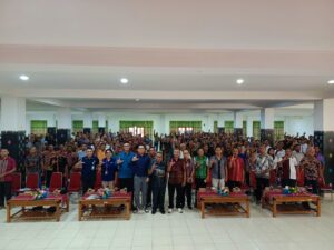 Bupati Manggarai Barat bersama para peserta Kegiatan Foto : Gonsalez