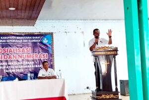 Kepala Dinas PKO Mabar Agustinus Gias saat memberikan sambutan Foto Gonsalez