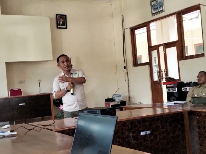 Sekretaris Dinas Sosial dan PPA Kabupaten Manggarai Barat Alviano Latubatara. Foto ; ist