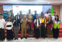 Peringati HAN Ke-42, Wabup Yulianus Lantik FAD Mabar Wakil Bupati Manggarai Barat dr Yulianus Weng,M.Kes bersama Pengurus Forum Anak Daerah. Foto Mathildis