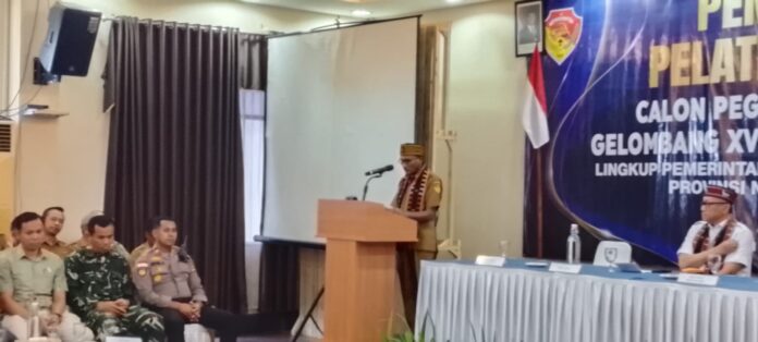 PLT. Kepala Badan Pengembangan Sumber Daya Manusia Daerah (BPSDM) Provinsi NTT Flavianus Dua saat menyampaikan sambutan Foto : Gonsalez