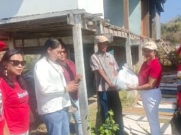 Gabungan Organisasi Wanita Mabar Salurkan Bantuan Gempa Ke Desa Macang Tanggar