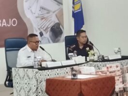 Kepala Dinas Perindag Adrianus Ojo saat menyampaikan Sambutan Foto : Rafika