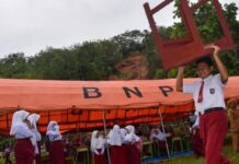 Belajar Online Tak Efektif, Sejumlah Sekolah di Mabar Pilih Bangun Tenda Darurat Sebagai Ruang Kelas