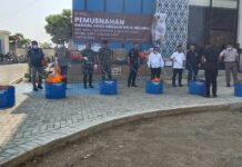 Musnahkan 832.240 Batang Rokok dan 1,9 liter MMEA Ilegal, Bupati Edi Apresiasi Bea Cukai Labuan Bajo