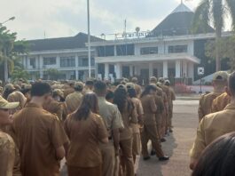 Mangkir Apel Kekuatan, Bupati Edi ‘Hukum’ ASN Apel Sendiri Selama Sepekan di OPD Masing-Masing